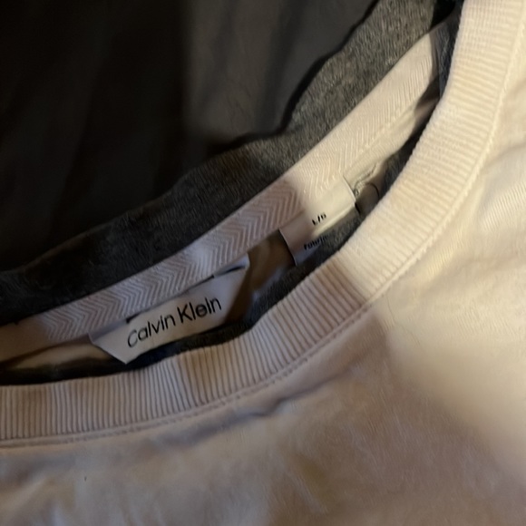 Mens calvin klein tee - Picture 2 of 3